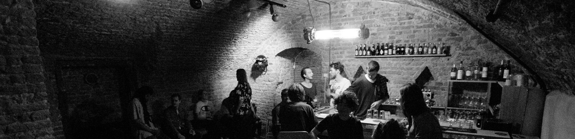 8-bit eetcafé 8-bit eetcafé